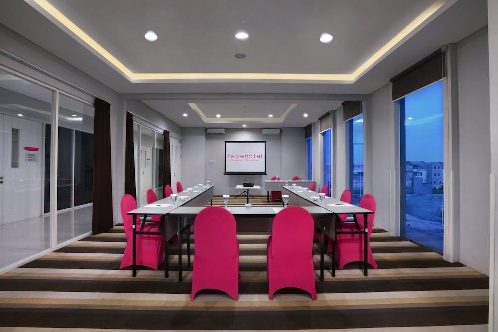 Favehotel Rungkut Surabaya Exteriör bild
