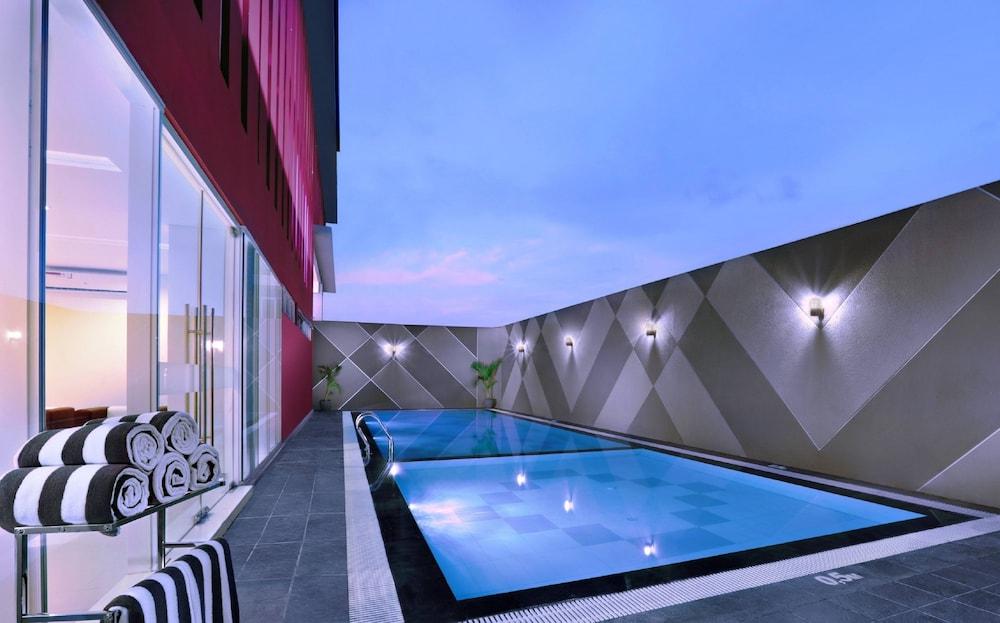 Favehotel Rungkut Surabaya Exteriör bild