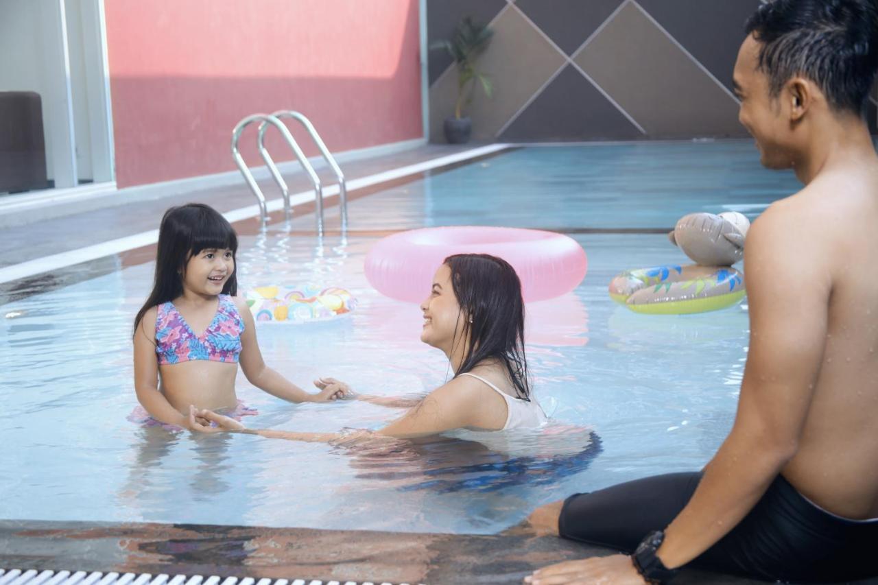 Favehotel Rungkut Surabaya Exteriör bild