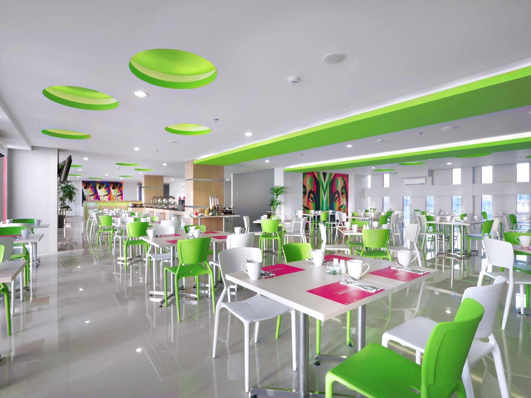 Favehotel Rungkut Surabaya Exteriör bild